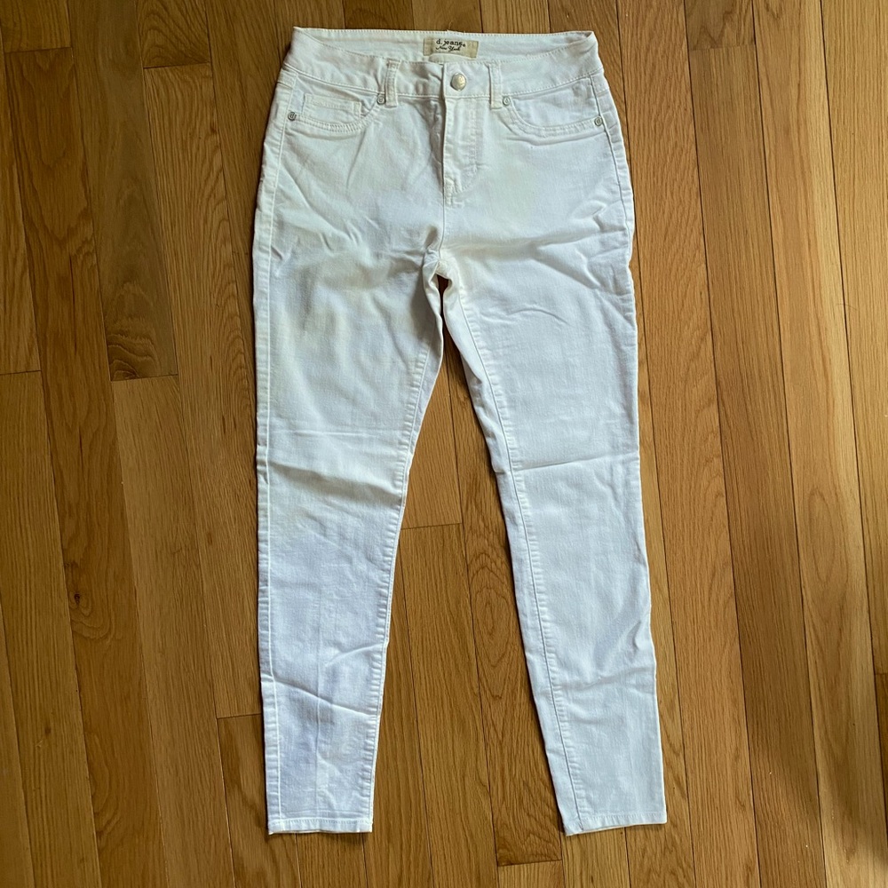 White skinny jeans